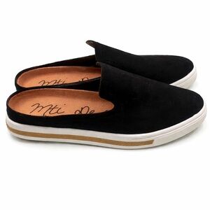 Mti Design Black Slip-On Sneakers 6.5 Casual Comfort Chic 🖤